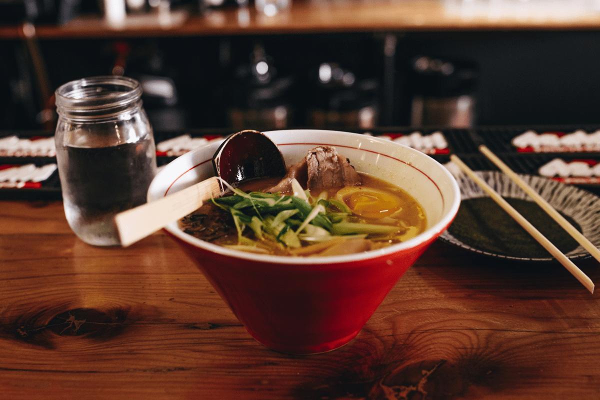 calories in large chicken pho