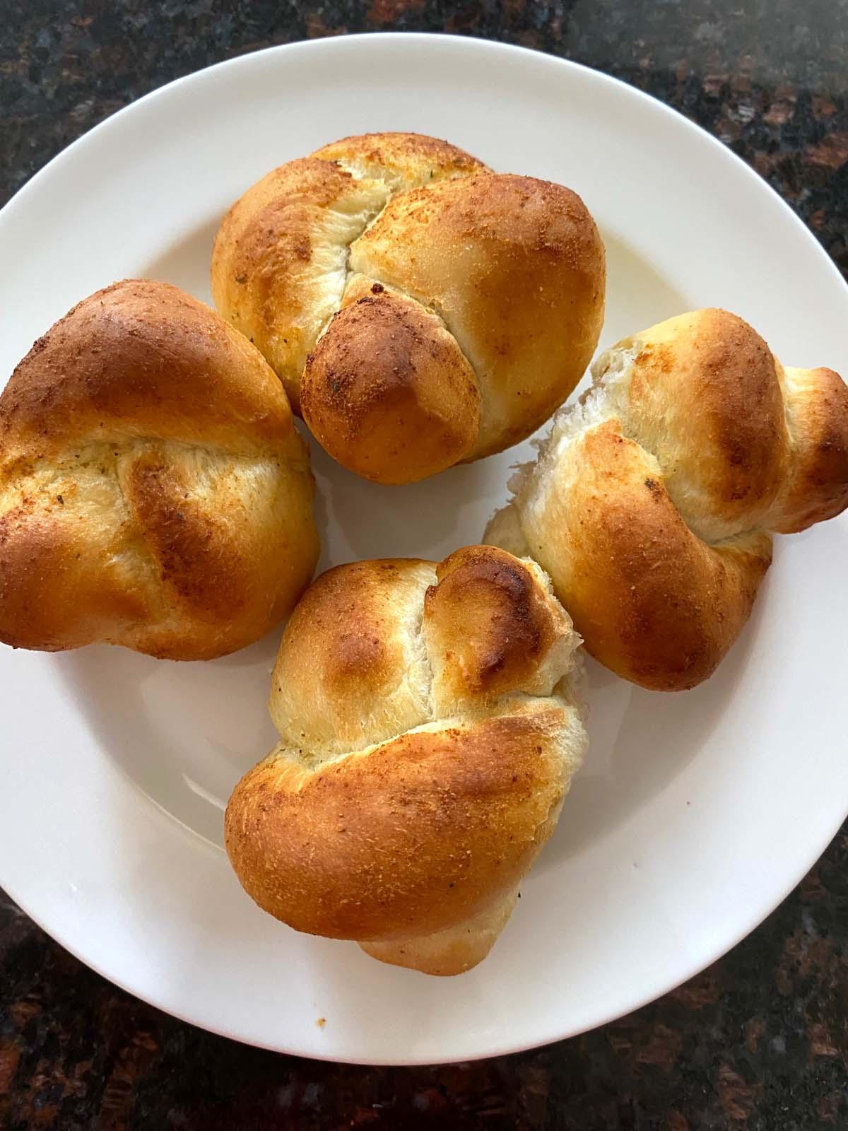 how long to cook frozen garlic knots in air fryer