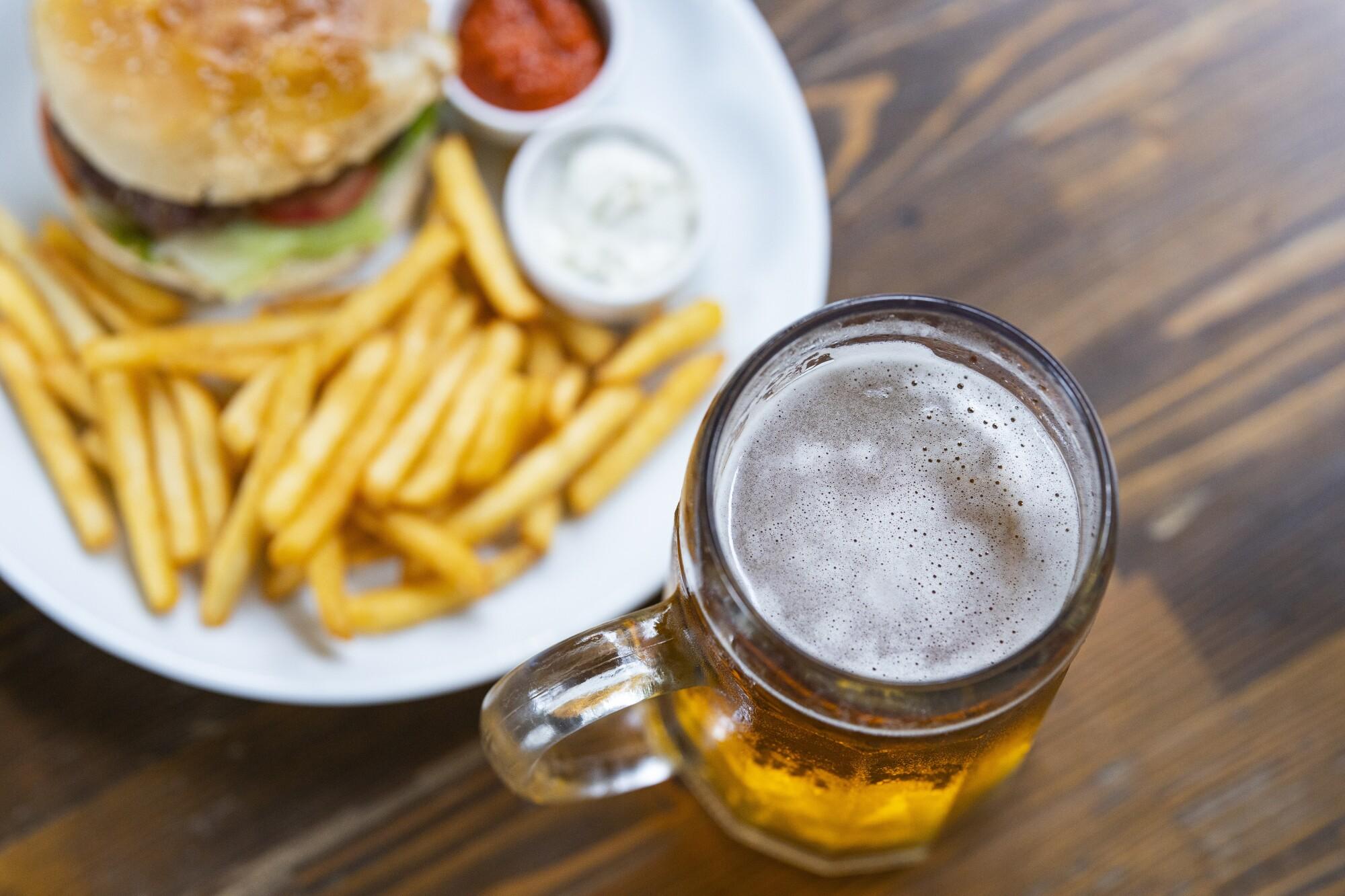 how many calories in a pilsner beer