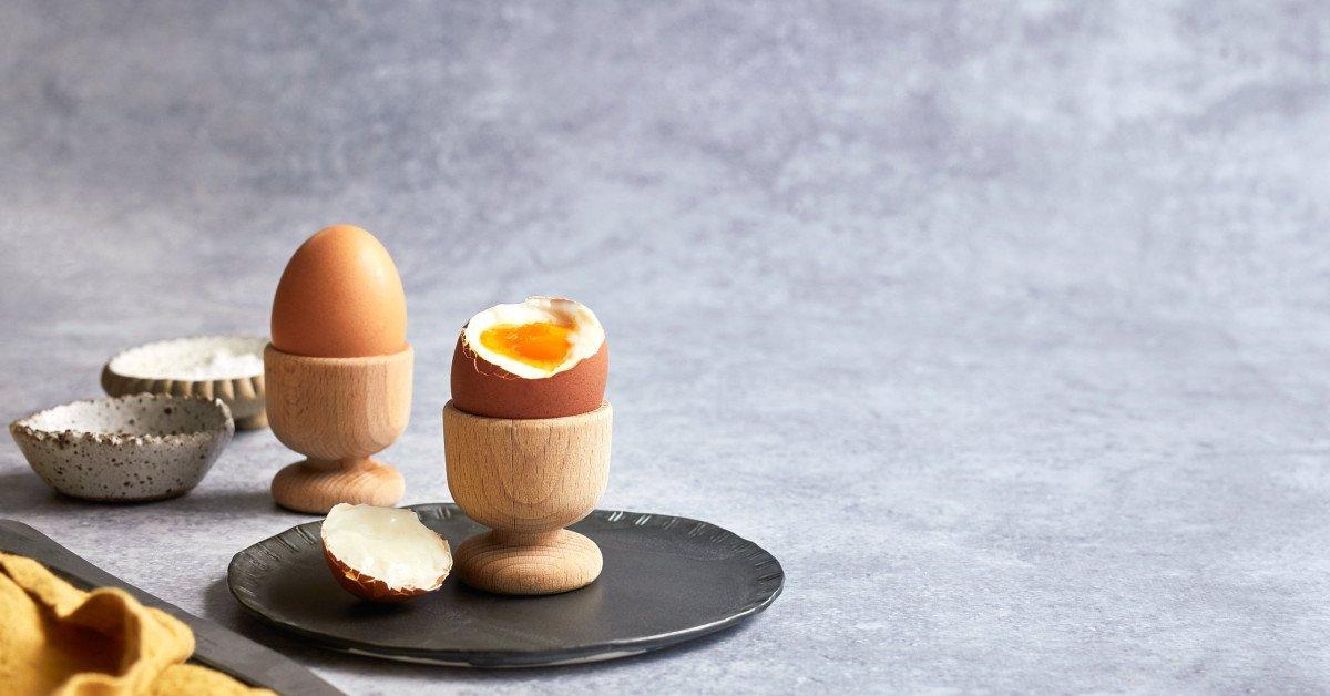 how many calories in two eggs over easy