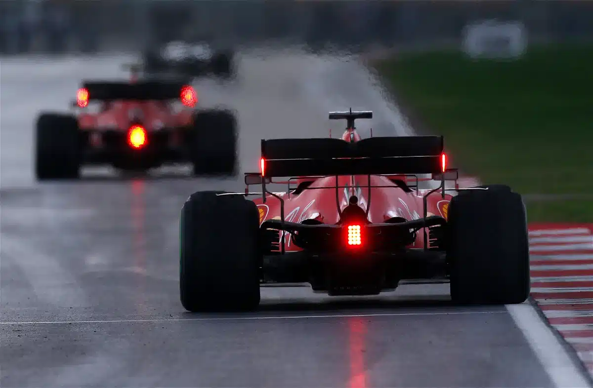 do f1 cars have brake lights