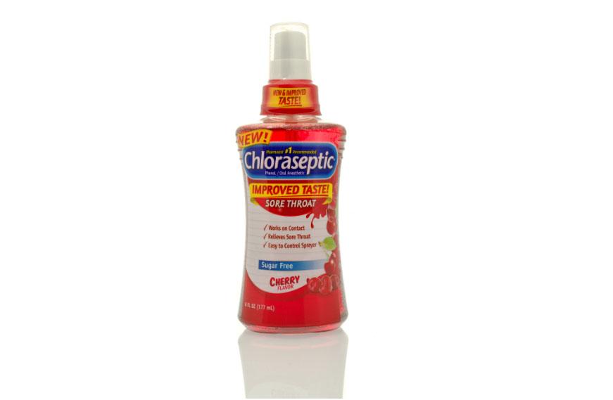 is it ok to swallow chloraseptic sore throat spray