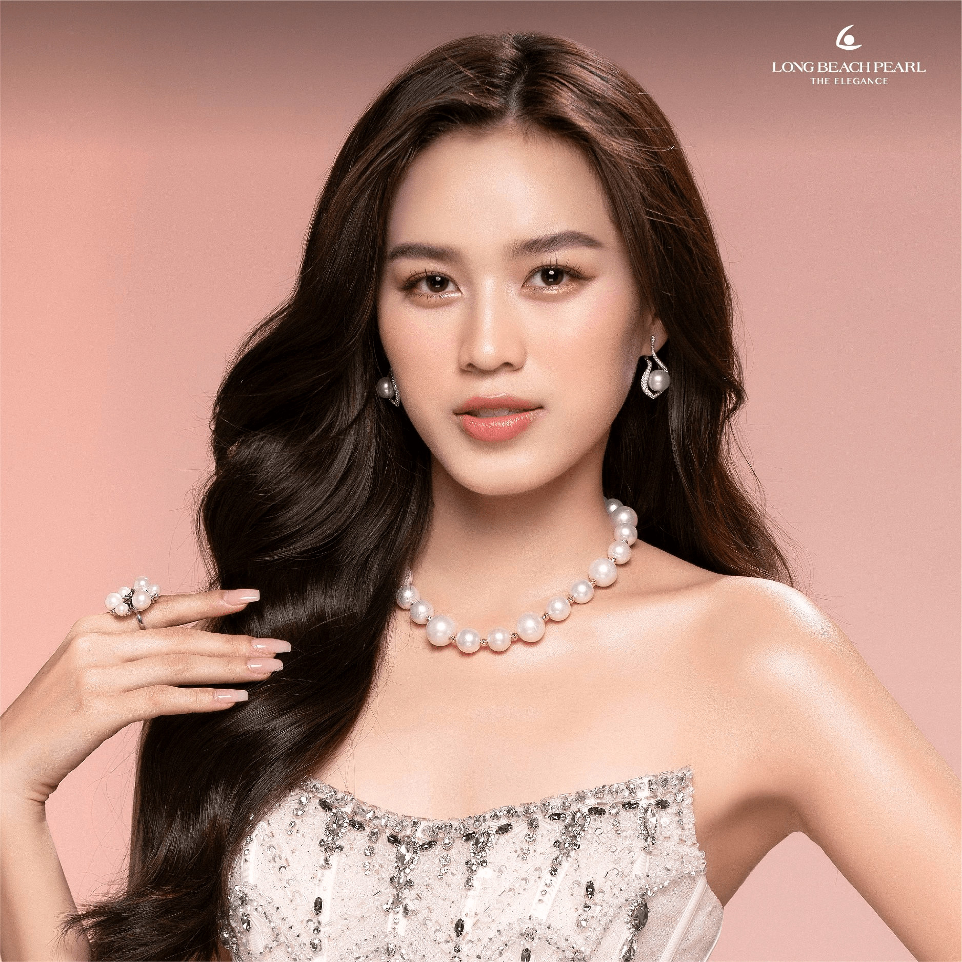 Ngọc trai nước ngọt tượng trưng cho vẻ đẹp dịu dàng và nữ tính của nữ mệnh Thủy