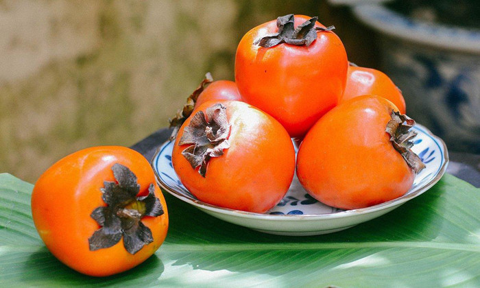Hồng giòn chứa nhiều vitamin và khoáng chất thiết yếu cho mẹ bầu và thai nhi.